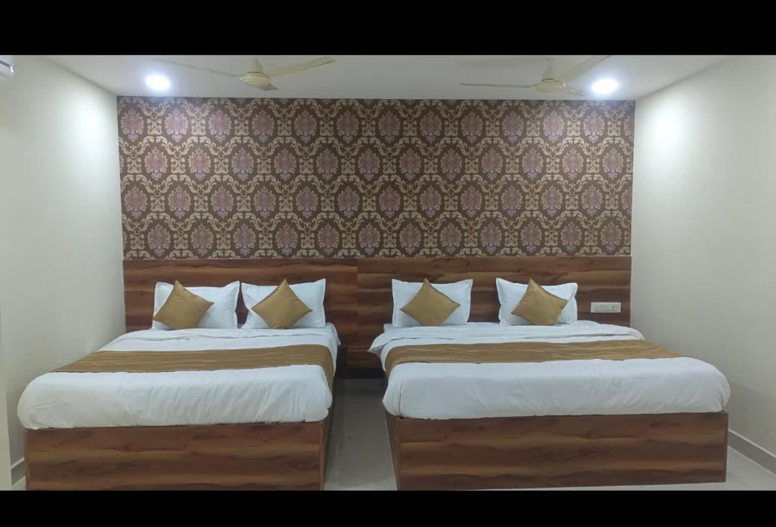 Siddi Vinayaka Hotel Hyderabad Exterior foto